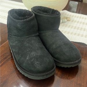 Ugg classic mini boots